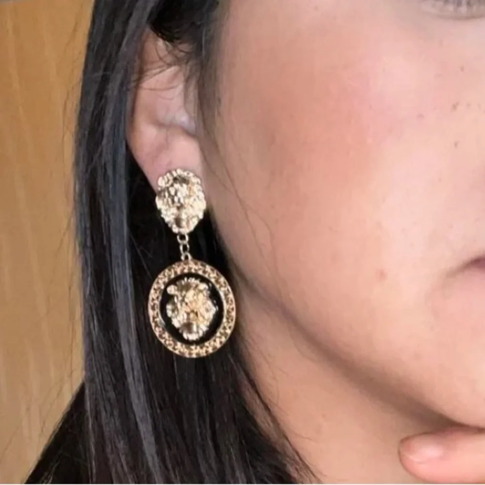 90’s Style Glam Gold & Black Lionhead Door Knocker Statement Earrings - Picture 10 of 13